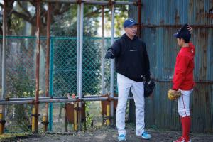 野球教室で教える岡本さん②