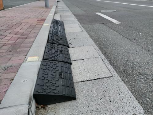 段差解消の乗り入れステップの事例