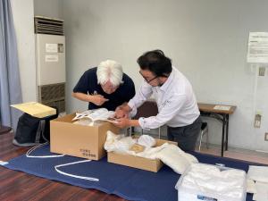 資料に関する意見交換をする様子