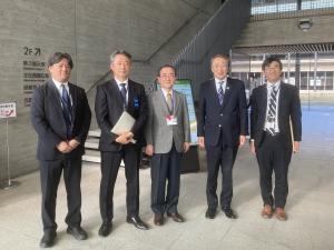 九州歴史資料館職員・遠田町長