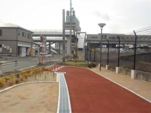 苅田駅東口駅前公園の写真2